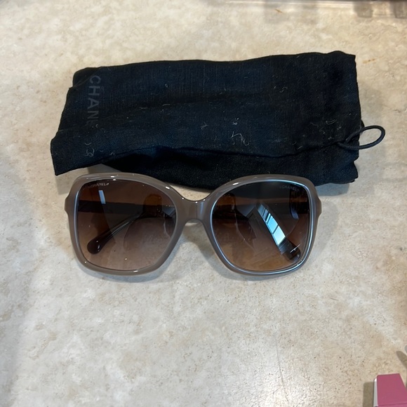 chanel beige sunglasses